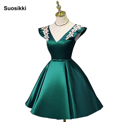 Suosikki Evening Dresses Beading Sequins Vestidos Cap Sleeve Vestido De Renda Black satin Lace Evening Dress Short 2018